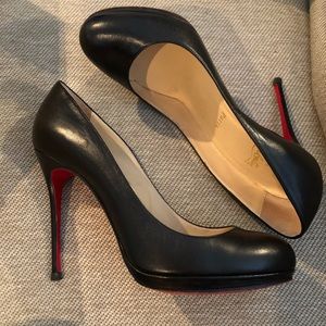 Christian Louboutin filo black leather pumps